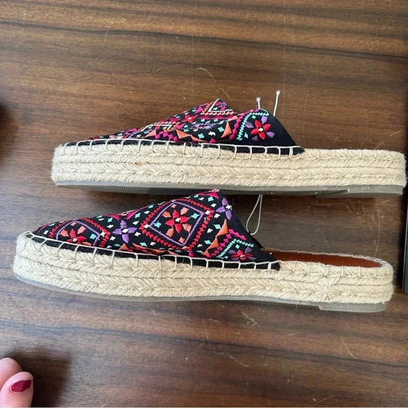American Eagle Embroidered Boho Espadrille Mules Size 10 - Picture 6 of 7